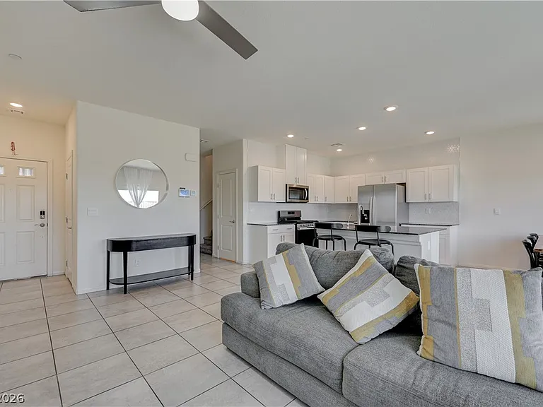 386 Larksong Ave — Photo 6