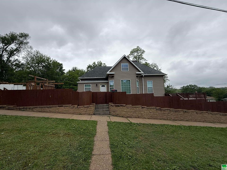1st image of 1400 W 6th St