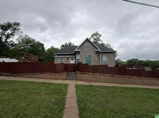 1400 W 6th St, Sioux City, IA 51103