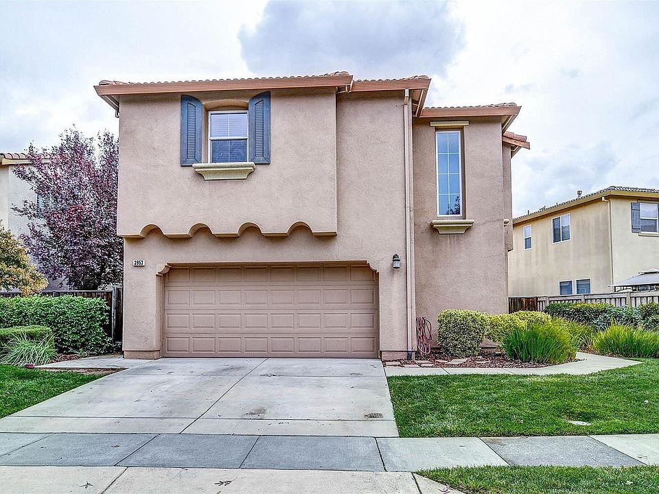 1st image of 3953 Martis St