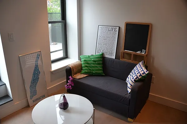 Rented by REAL New York | media 24