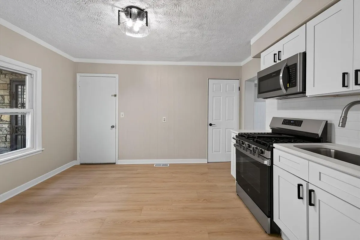 2 bed, 750 sqft, $1,450 — Photo 2