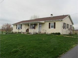 4295 Red Well Dr, Kinzers, PA 17535