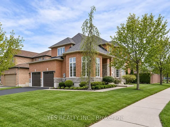 17 Snowcap Rd, Brampton, ON L6R 1W2