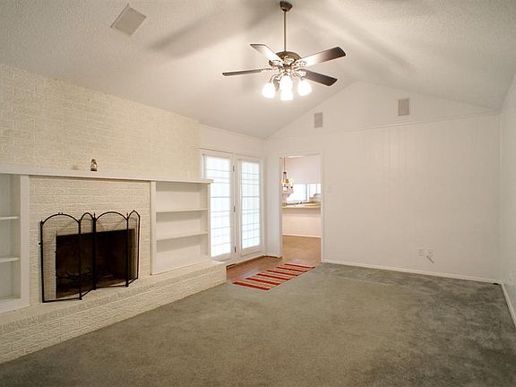 2nd image of 2201 Stonegate Dr N