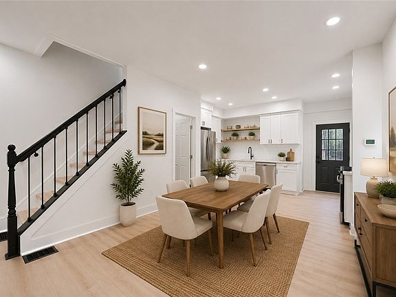 4th image of 352 39th St