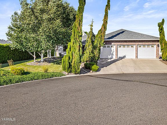 3rd image of 5059 Pear Butte Dr