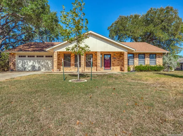 1746 Willow Creek, Seguin, TX 78155