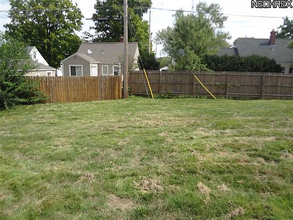 4th image of 271 Mission Dr