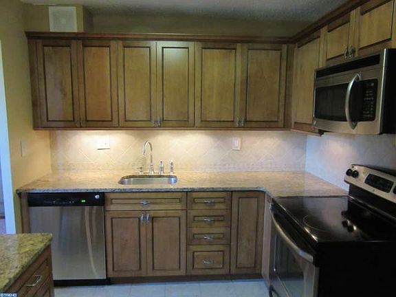 4th image of 666 W Germantown Pike APT 2412