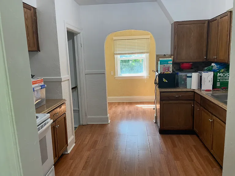 1113 Underwood Ave — Photo 5