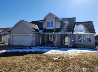 2008 E Baraboo Cir, De Pere, WI 54115