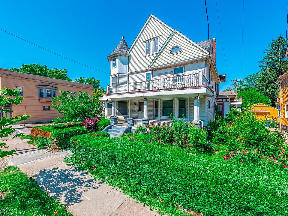 1st image of 1896 W 65th St