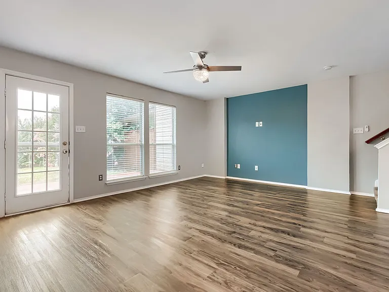 5210 Mountain Spring Trl — Photo 7
