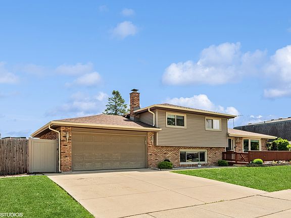 3rd image of 13747 Sandra Ln