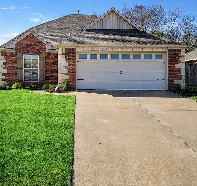 1st image of 2533 N Trafalger Dr