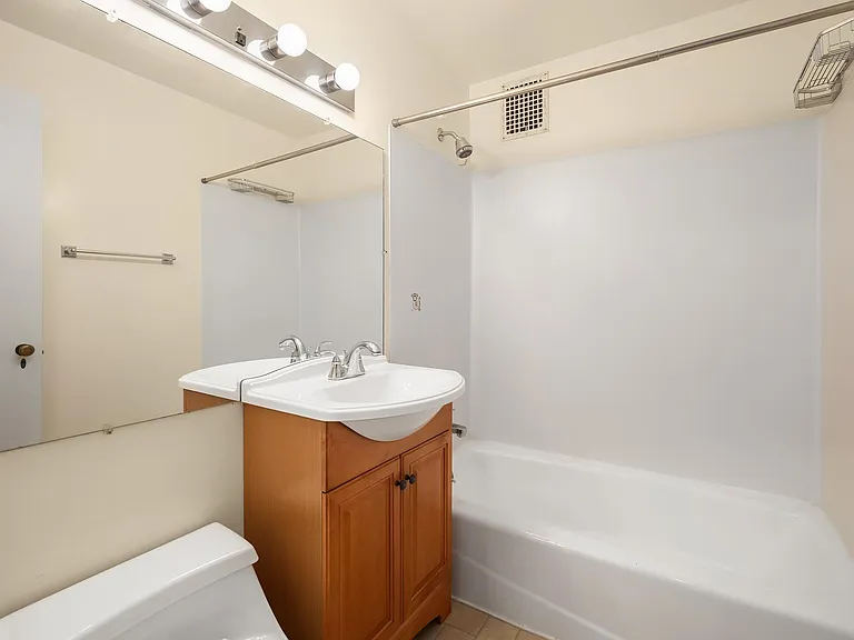1800 Taylor Ave N #112 — Photo 13