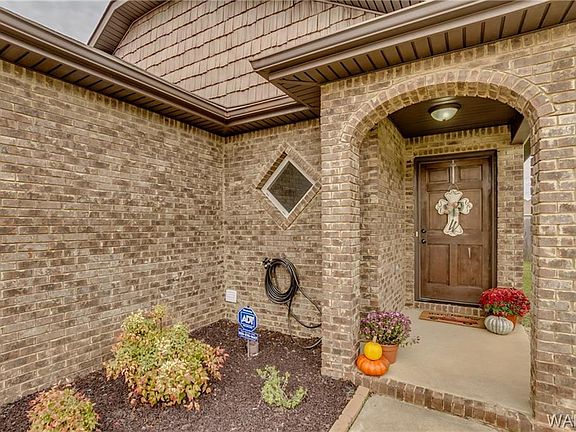 3rd image of 178 Wexford Way