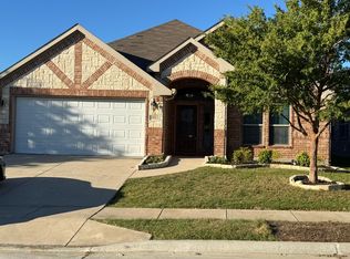 3953 Hollow Lake Rd, Roanoke, TX 76262