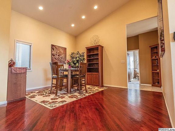 3rd image of 2666 Wyoming Ave