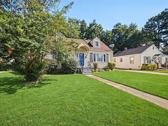 4th image of 2732 Greenwood Dr