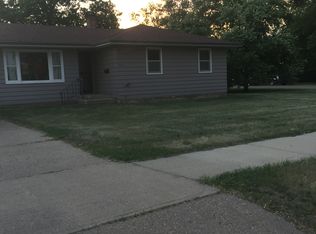403 S 7th St, Oakes, ND 58474