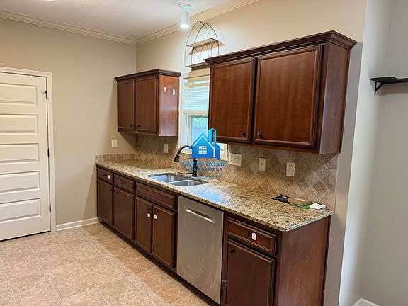 2nd image of 26 Maxwell Dr