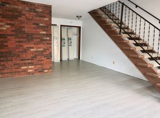 1017 S Spring St APT C, Springfield, IL 62704