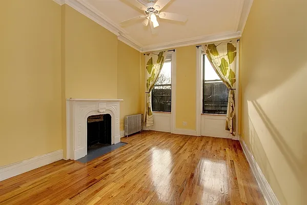 Rented by R New York | media 9