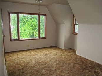 5th image of 2407 Nicholson Ave