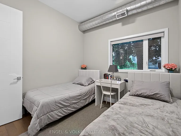 44 Byron Ave #D — Photo 37