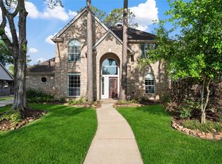 9315 Woodwind Lakes Dr, Houston, TX 77040