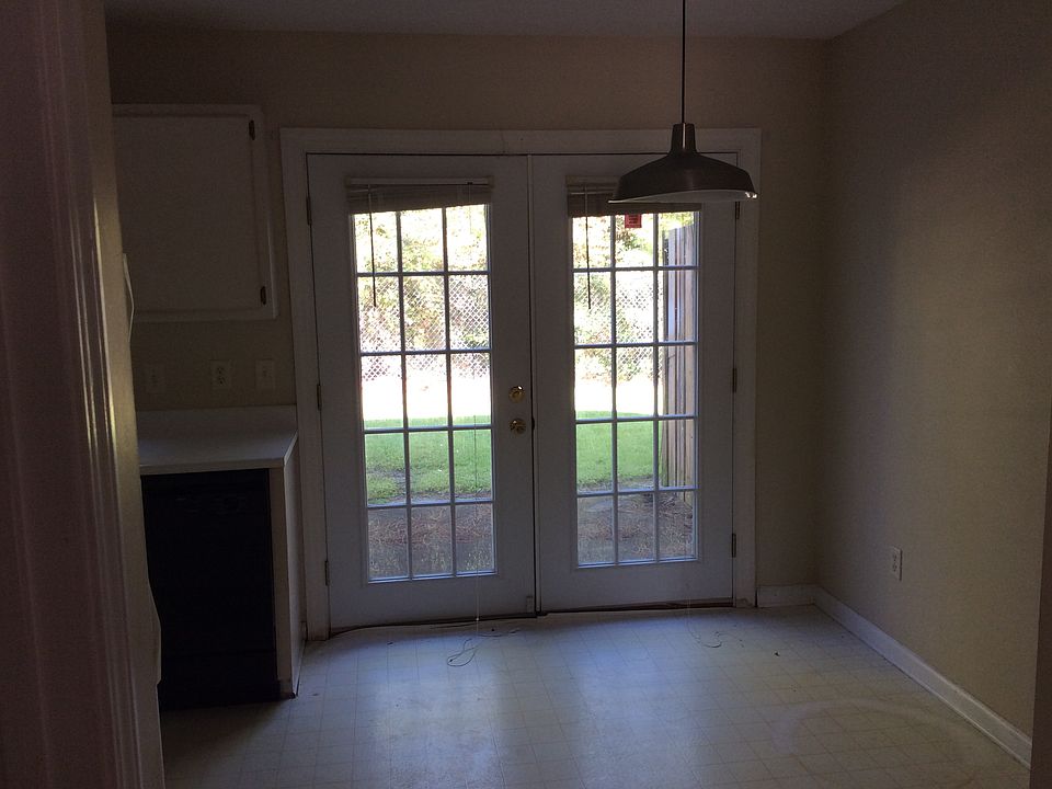 2nd image of 1100 Pineland Ave APT 7F