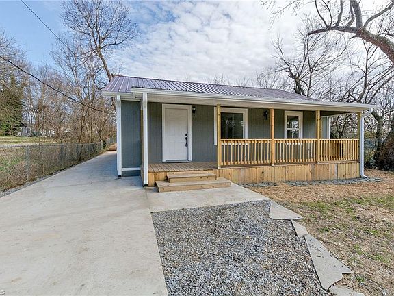 4th image of 427 Ennis St