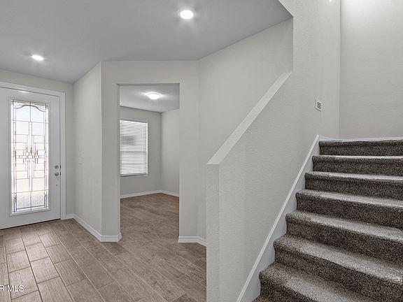 4th image of 1620 Folkstone St