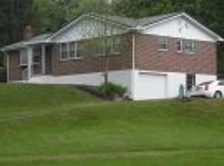 614 Saxon Rd, Glen Daniel, WV 25844