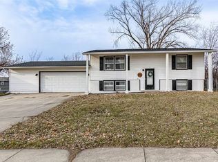 2726 Matthew Dr SW, Cedar Rapids, IA 52404