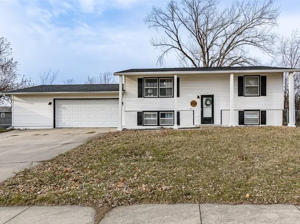 2726 Matthew Dr SW, Cedar Rapids, IA 52404