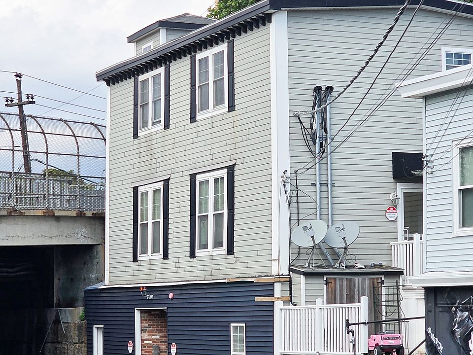 1st image of 213-215 Burrill St