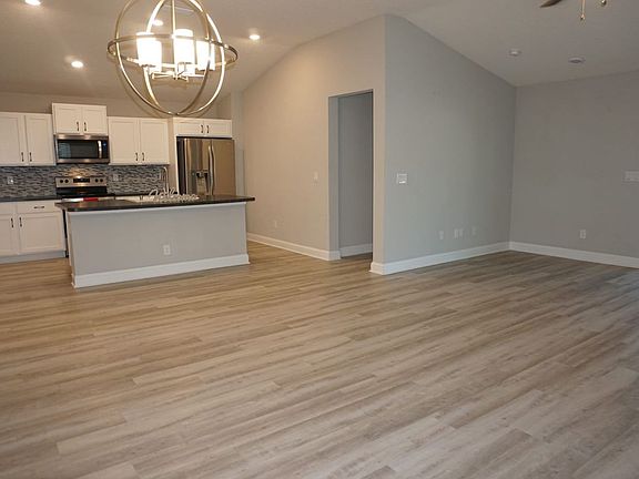 5th image of 8102 Windmill Way