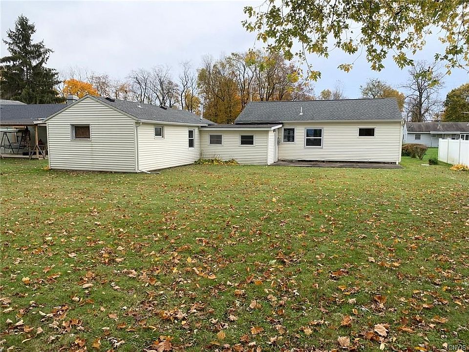 2nd image of 33 Walnut Dr