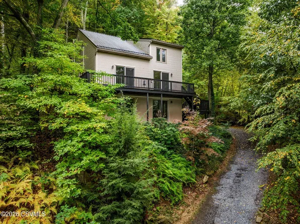 218 Apple Blossom Ln, Catawissa, PA 17820