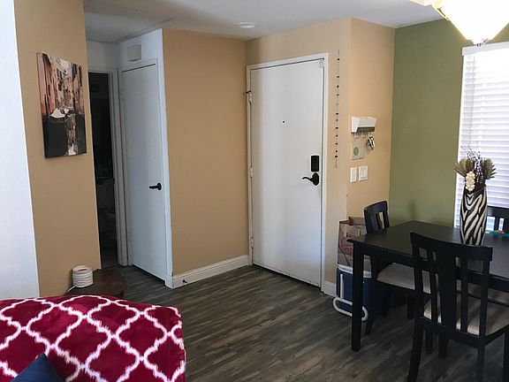 2nd image of 2050 Camino De La Reina Unit 309