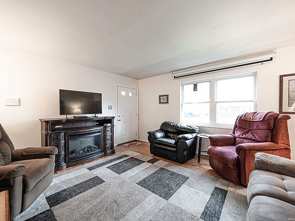 4th image of 2424 Glenview Dr