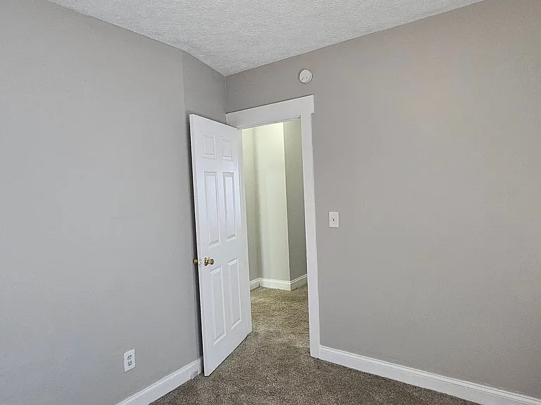 9710 Easton Ave — Photo 25