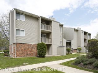 843 Pin Oak Ln APT E, University Park, IL 60484