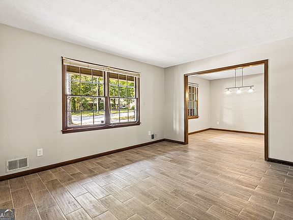 3rd image of 3276 Hidden Forest Dr