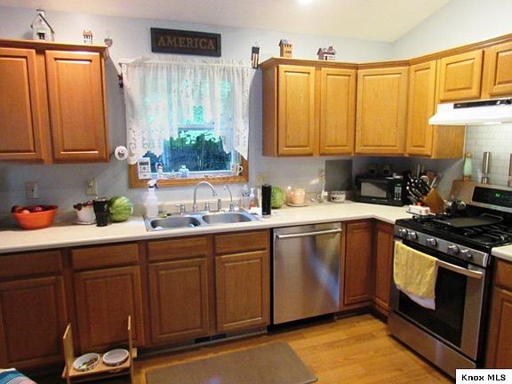 5th image of 2528 Apple Valley Dr