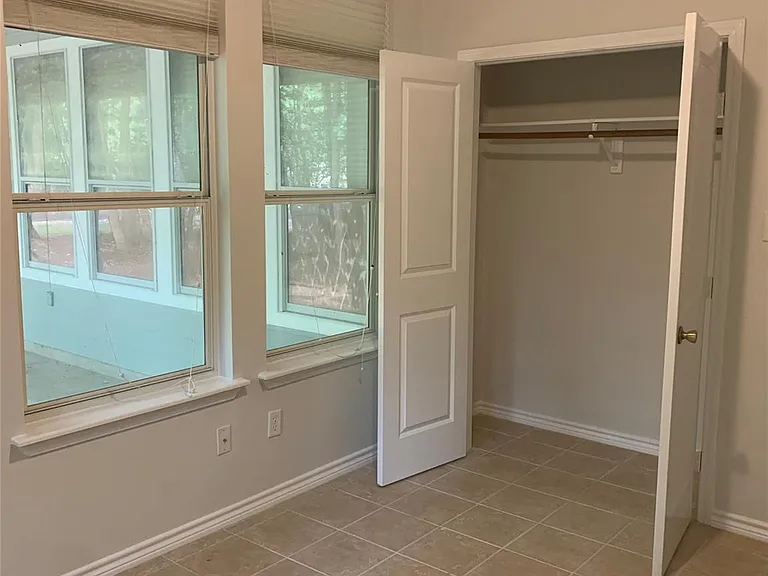 11 Lords Cir — Photo 19
