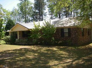 2798 Webb Cir, Metter, GA 30439
